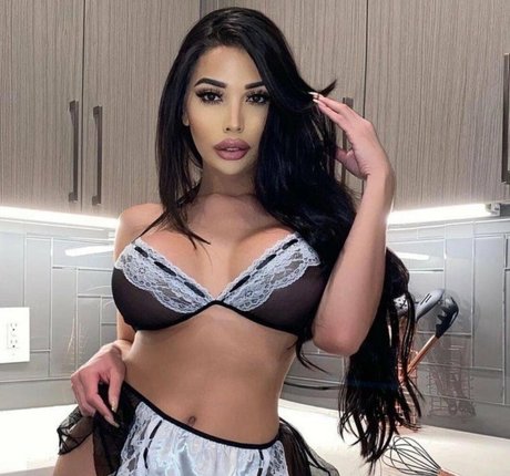 trans nyla トップ女優 写真