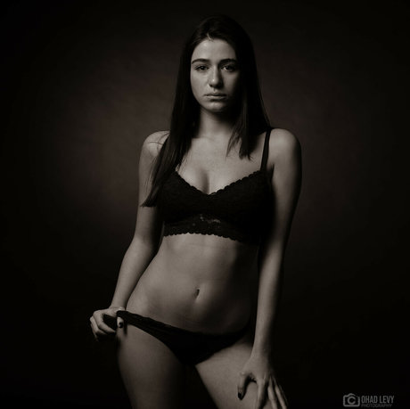 黒檀の偽おっぱいオンリーファンズ 可愛い 画像