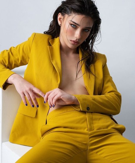 Milana Vino xxx女優 写真