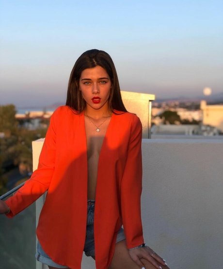 Milana Vino スター 裸 ギャラリー