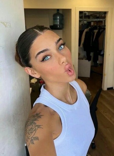 Milana Vino ポルノスター xxx 写真
