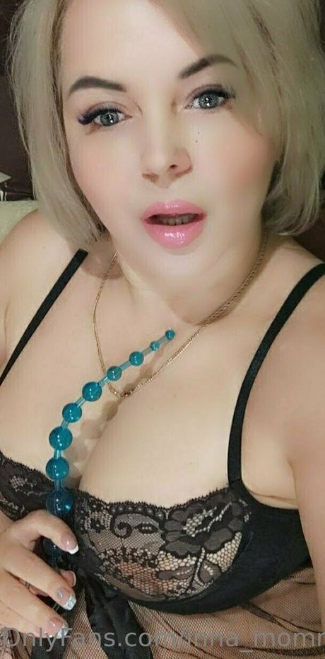 inna mommyy ヌードのポルノスター 写真