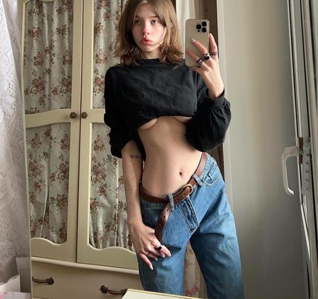 認証済みのみファン アートxxx 写真