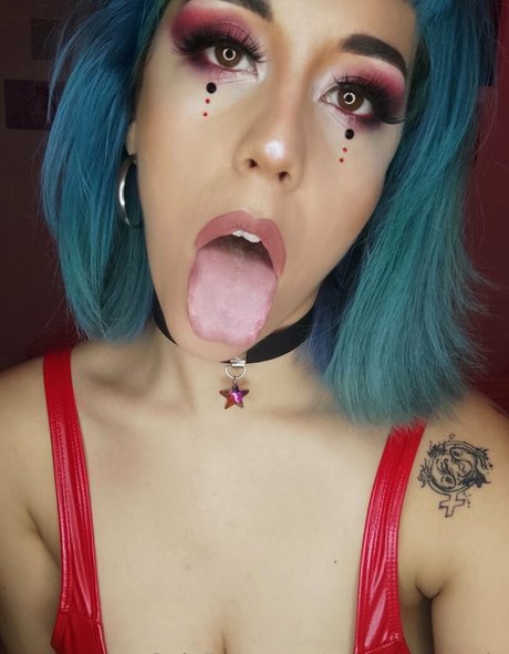 queencronopia top profile image