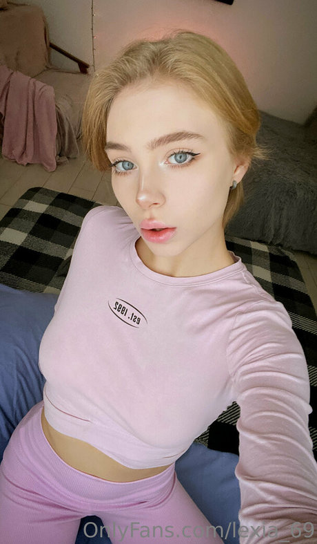 lexia 69 ポルノモデル 画像