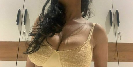 Desiaurora ポルノスター セックス アーカイブ