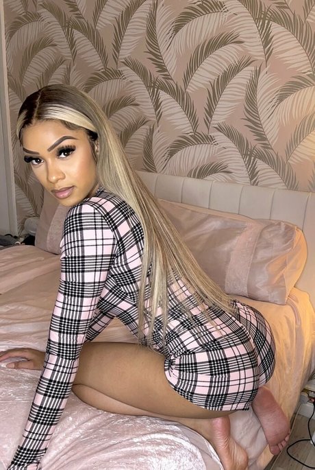 herfeetonfleek ヌードのポルノスター 写真