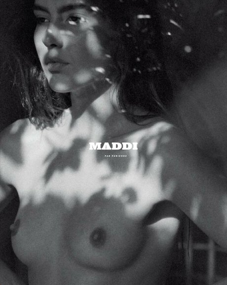 Maddy Crum エロティックなポルノスター 写真