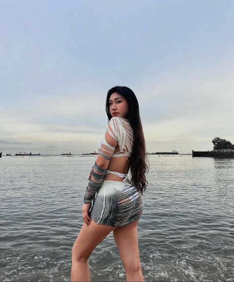 従順なオンリーファンズ xxx 写真