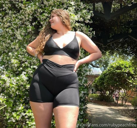 rubypeachfree ポルノスター 美しい 写真