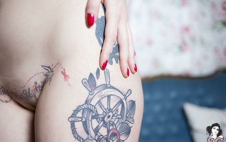 ネイティブオンリーファンズ 美しいヌード 写真