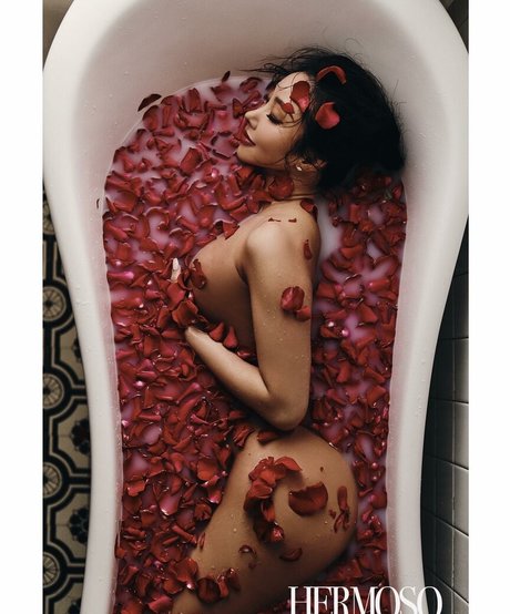 ShinyooJeong ポルノスター 写真