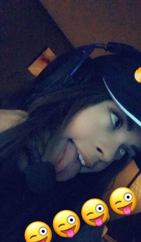 silllymel スター 裸 写真