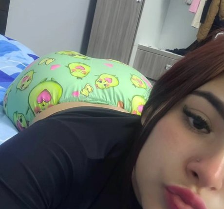 Roxana CT エロティックなスター 写真