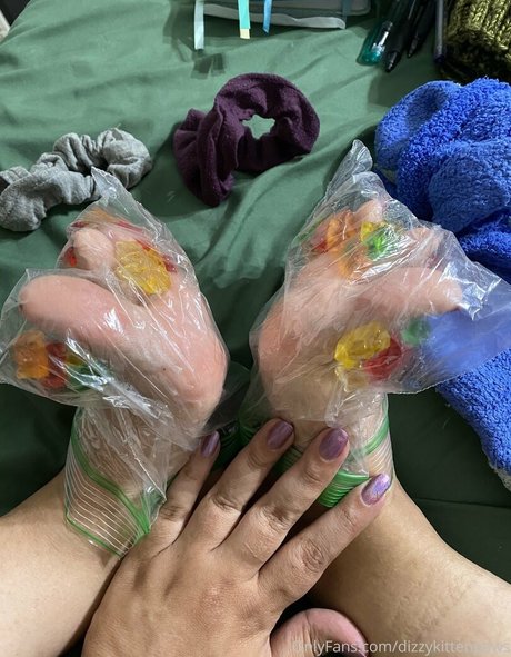 dizzykittenpaws 完璧なモデル 写真