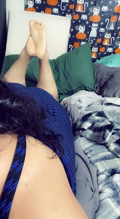 dizzykittenpaws 美しいモデル 画像