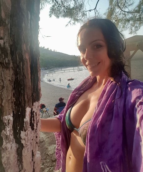 Karolin Fiekci セクシー女優 画像