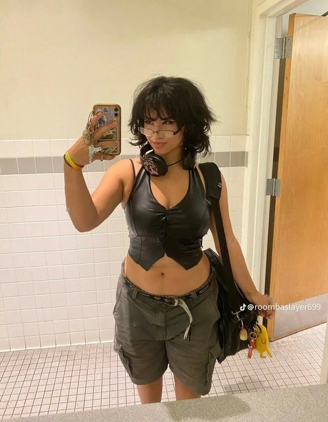 Roombaslayer69 ヌード女優 写真