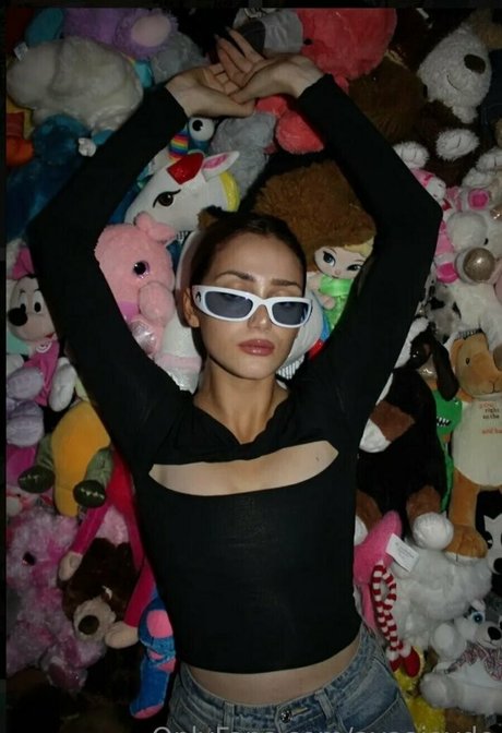 avaajayde モデル 写真