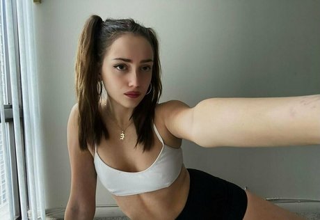 avaajayde 高品質モデル 写真
