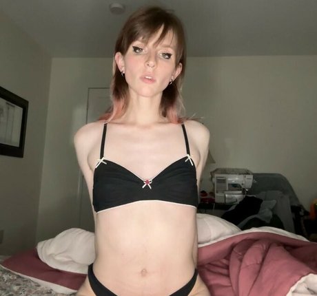 Daychain アダルトモデル 画像