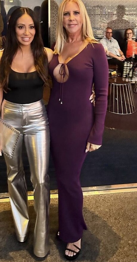 Vicki Gunvalson ヌードスター ギャラリー