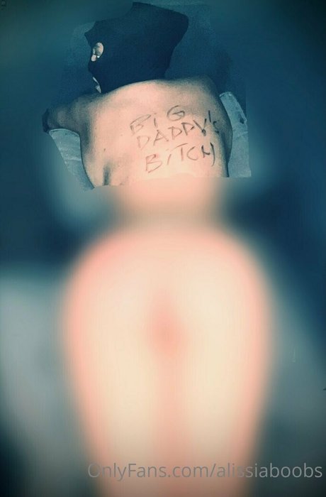 alissiaboobs 裸モデル 写真