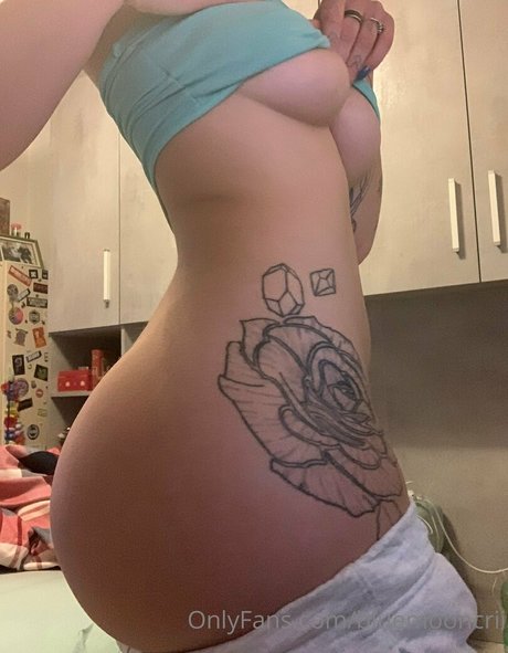 射精パパオンリーファンズ セックス 写真