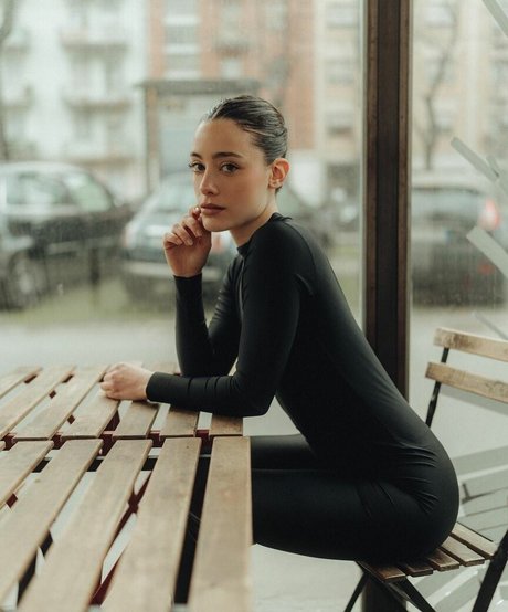 Simona Coppola ヌードモデル 写真