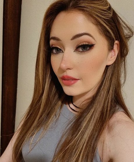 制服オンリーファン 無料ポルノ 画像