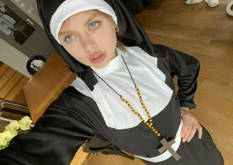 sandra tiny ホットモデル 写真