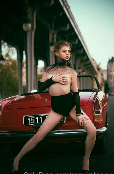 sandra tiny トップポルノスター 画像