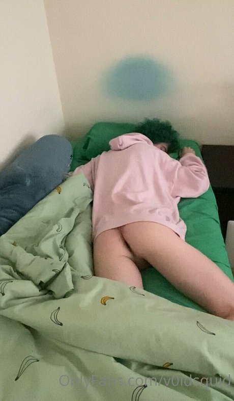 camryncorder 裸のスター 写真