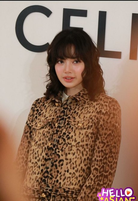 Lisa Manoban エロティックなポルノスター 写真