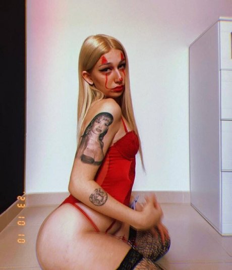 Adrianahoe 女優 写真