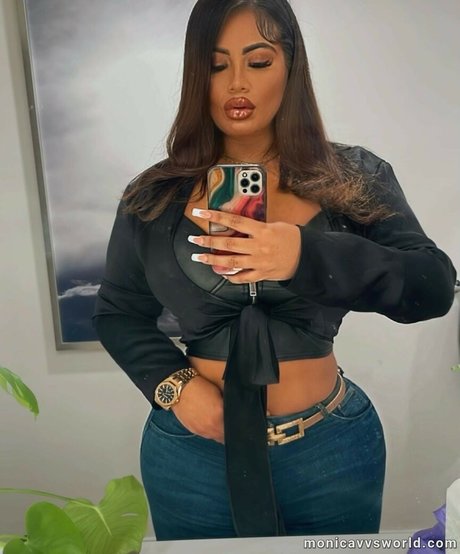 Monica VVS 完璧なモデル 画像