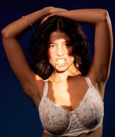 Isabella Carr ポルノスター ヌード 画像