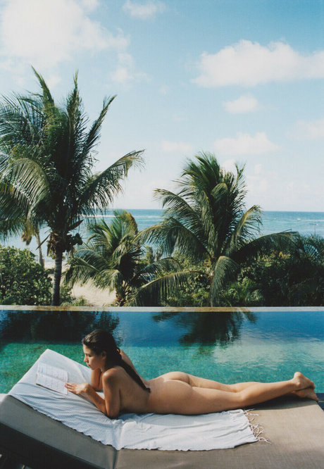 Isabella Carr セクシーなスター 写真