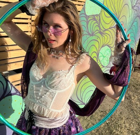 hooping meow セクシーなスター 画像