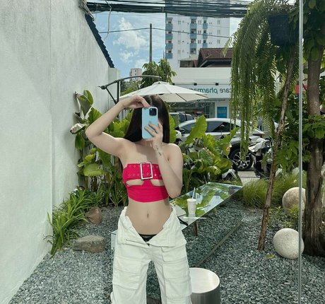 ストッキング オンリーファンズ 美しいヌード 写真
