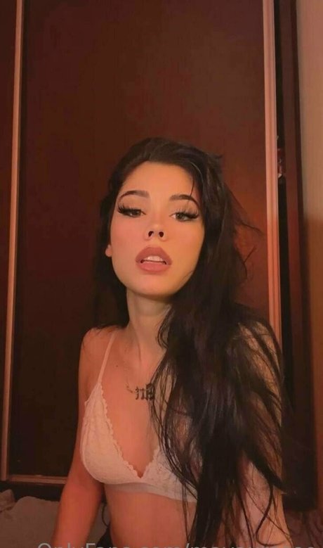 美しい黒檀のオンリーファンズ HD 写真