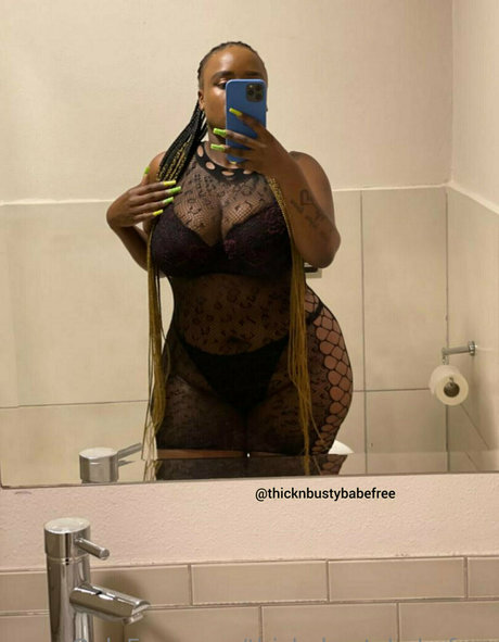 thicknbustybabefree 無料モデル 画像