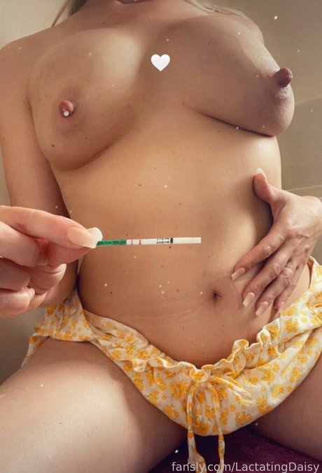 LactatingDaisy スターセックス 写真