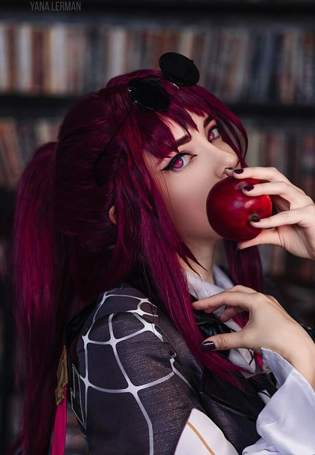 Yana Lerman セクシーモデル 写真