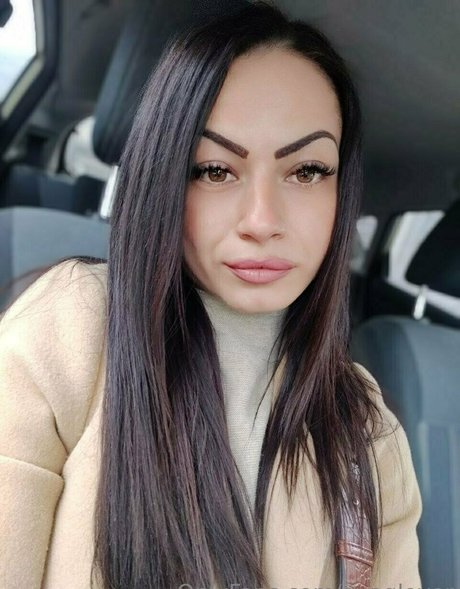 avaglover top profile image