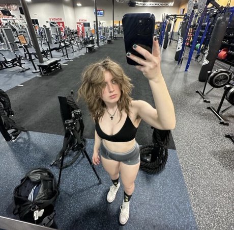 Nadia Dubceac アダルトモデル 写真
