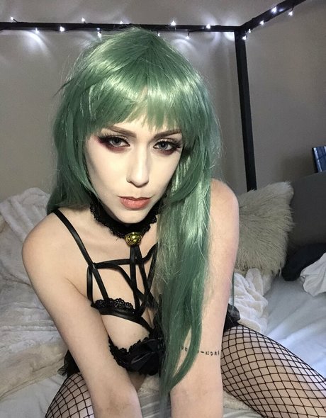 camghoul ポルノスター 写真
