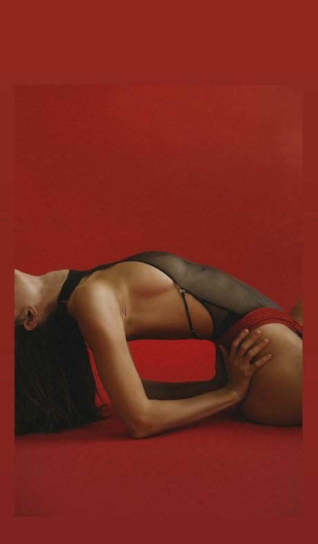 熟女無料オンリーファンズ エロチック 画像