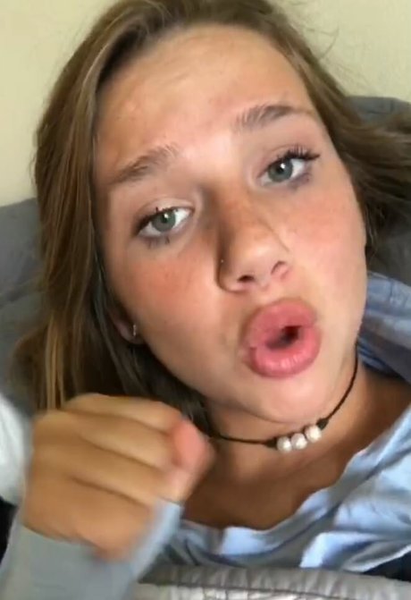 Sophiejustchillin ポルノスター セックス 写真
