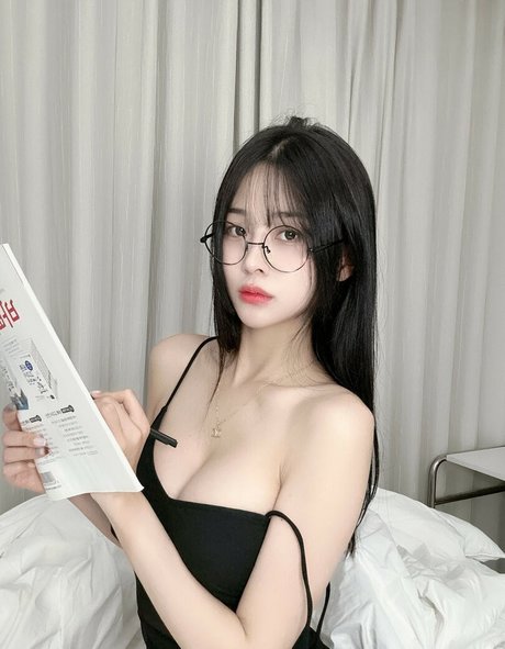 kbc7887 エロティック女優 写真